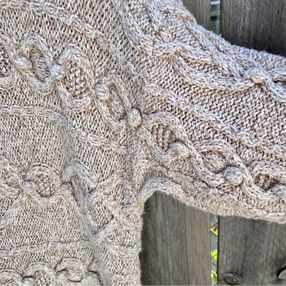 Vintage Express Sweater | Hong Kong Tag | Neutral Ribbed Knit | Size M - Picture 6 of 13